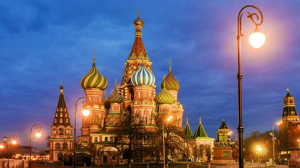 St. Basil's Cathedral nacht weergave — Stockfoto