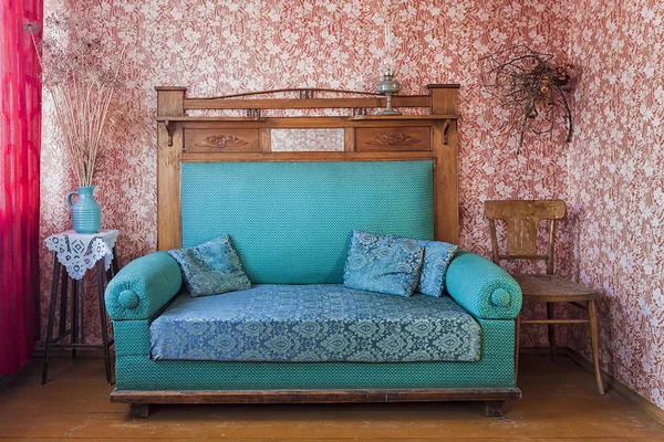 Chambre avec mobilier vintage — Photo