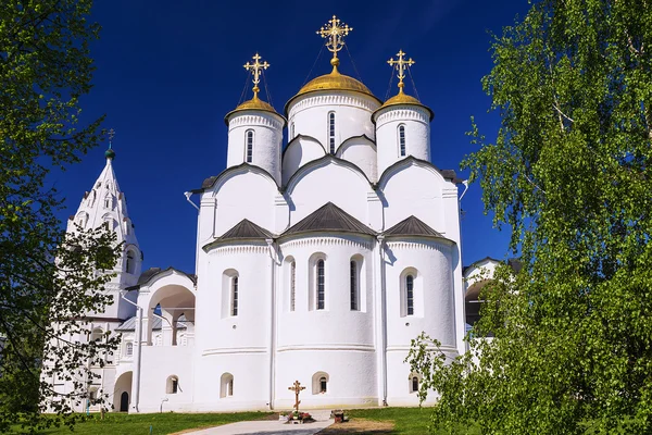 Kutsal Pokrovsky manastırda Suzdal, Rusya'nın altın yüzük — Stok fotoğraf