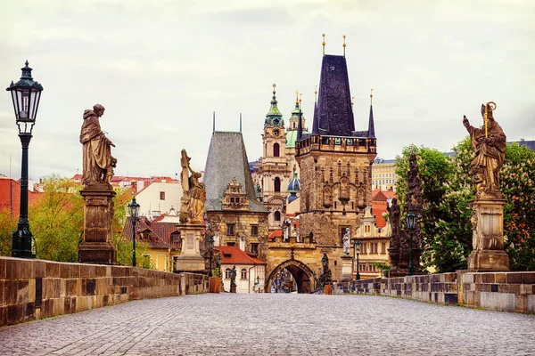 Karlsbrücke in Prag, Tschechien — Stockfoto