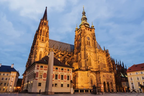 Kirche des St. Veits-Doms in Prag. Tschechische Republik — Stockfoto