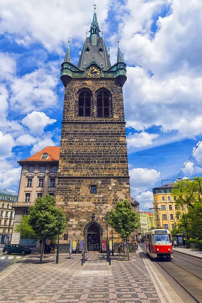 Zvonice kostela svaté římské císaře svatého Jindřicha Ii — Stock fotografie