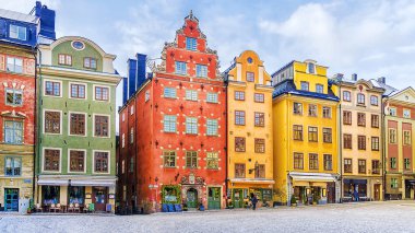 Stockholm, İsveç'te renkli binalar