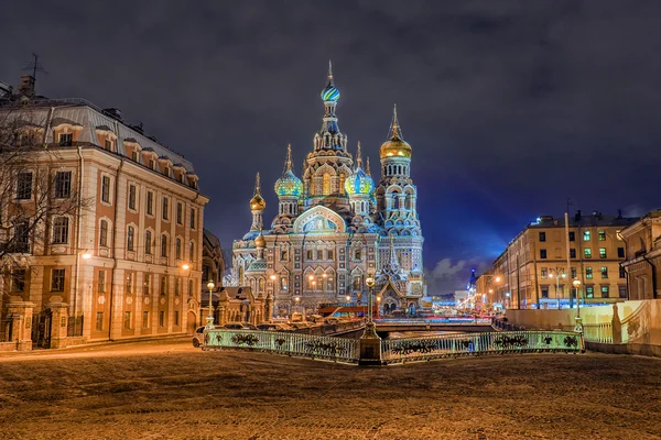 Iglesia del Salvador sobre la Sangre derramada en San Petersburgo en invierno —  Fotos de Stock