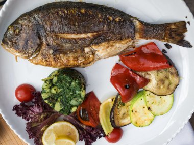 Sebzeli ızgara balık