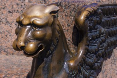 Bronz heykel Griffin'in üzerinde Üniversitesi çıkabilir 