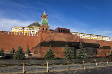 Moskova Kızıl meydanında Lenin'in Mozolesi