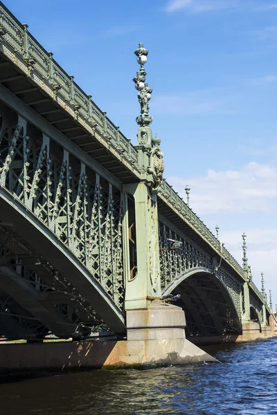 Trinity bridge across the Neva, St. Petersburg — Stock Photo, Image