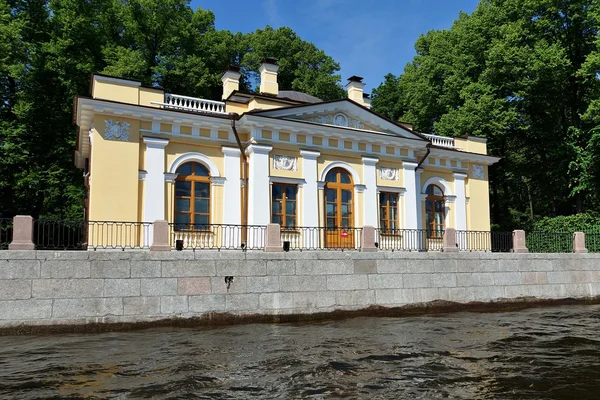 Café y casas de té en el Jardín de Verano, San Petersburgo — Foto de Stock