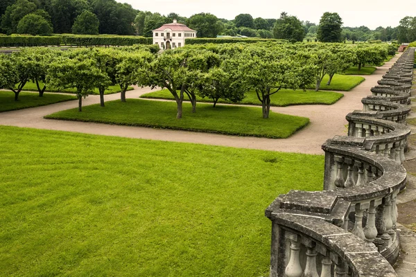 Jardines de Peterhof, Rusia — Foto de Stock