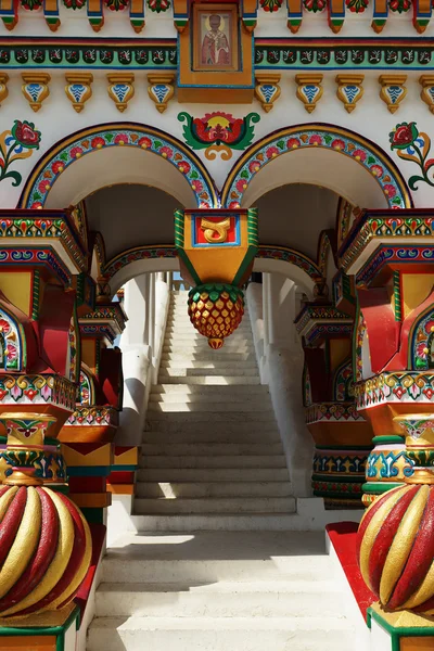 Richly decorated porch in the Russian style — Stock Photo, Image