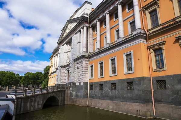 Castillo de Mikhailovsky en San Petersburgo, Rusia — Foto de Stock