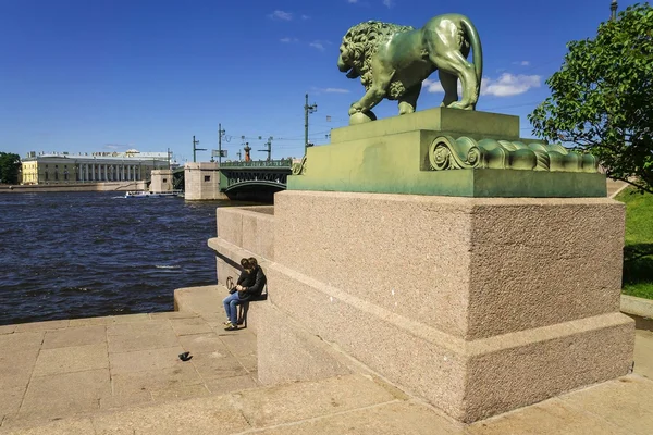 Адмиралтейская набережная, Санкт-Петербург, Россия — стоковое фото