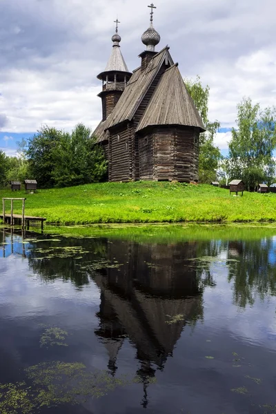 Iglesia de madera en Kostroma, Rusia — Foto de Stock