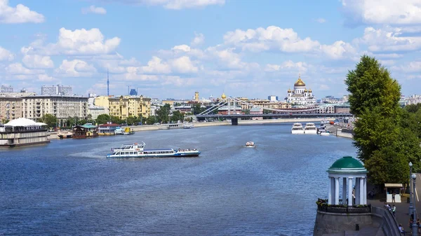 Gorky Park (view from St. Andrew's Bridge), Moscow — Stock Photo, Image