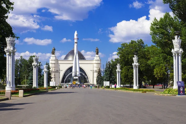 Виставки досягнень вітчизняної економіки (павільйон простір), — стокове фото