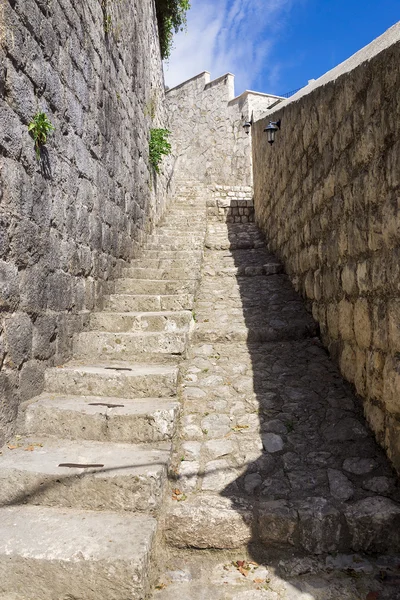 Stone steps in old town — Stock Photo, Image