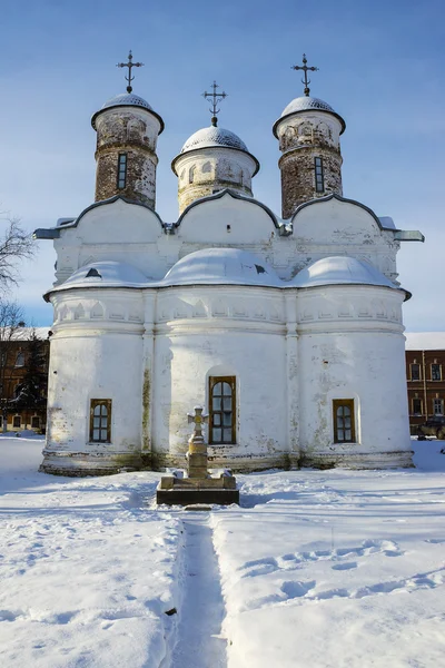 Antigua ciudad de Suzdal, Rusia (Rizopolozhensky catedral en ganar —  Fotos de Stock