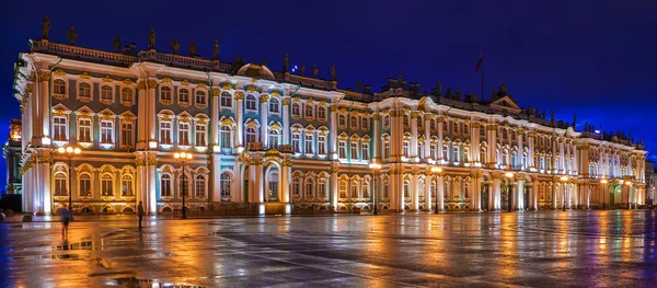 Palacio de Invierno en San Petersburgo, Rusia —  Fotos de Stock