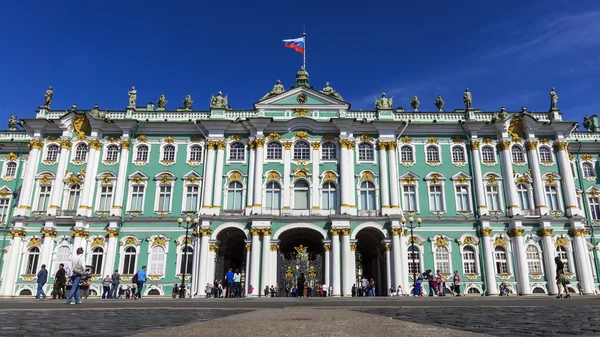 Hermitage, a palota tér, a St. Petersburg, Oroszország — Stock Fotó