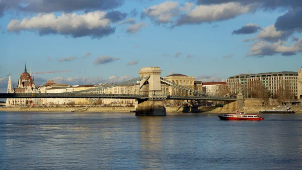 Pont à chaînes à Budapest, Hongrie — Photo