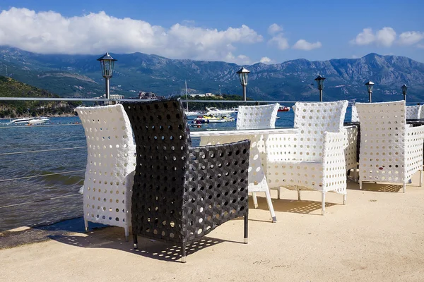 Coastal cafe tables on the sea — Stock Photo, Image