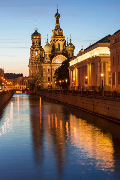 Erlöserkirche auf vergossenem Blut in St. Petersburg, Russland — Stockfoto