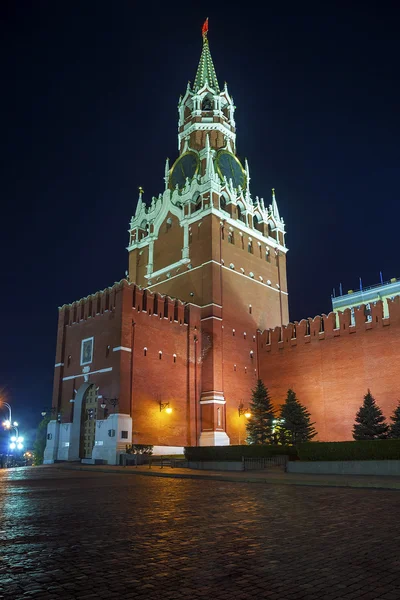 Torre Spasskaya del Cremlino di Mosca (vista notturna ) — Foto Stock
