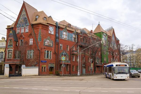 Profitable Maison Pertsov "House-tale" à Moscou sur Prechistenska — Photo