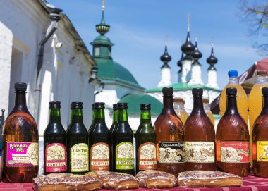 SUZDAL, RUSSIA - MAY 10: Mead and sbiren -Traditional Russian al