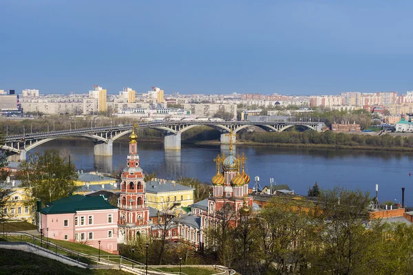 Una vista panorámica de la primavera Nizhny Novgorod, Rusia — Foto de Stock