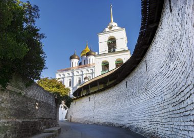 Pskov Kremlin, Rusya'nın altın yüzük