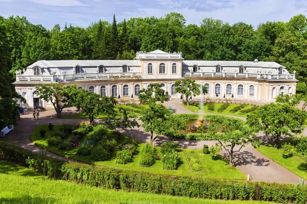 Jardim de campismo em Peterhof, Rússia — Fotografia de Stock