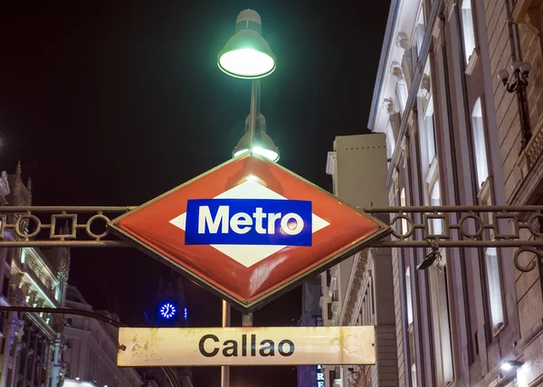 Schild U-Bahn-Station in Madrid, Spanien — Stockfoto
