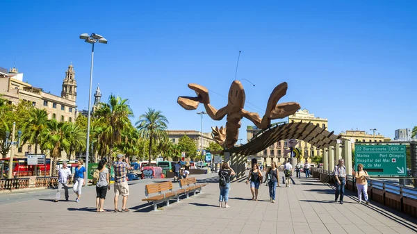 BARCELONA, ESPAÑA - 17 DE SEPTIEMBRE: Una gigantesca escultura de langosta — Foto de Stock