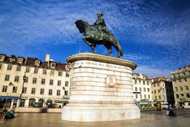 Lizbon şehrinde Rossio Meydanı (Pedro IV Meydanı)