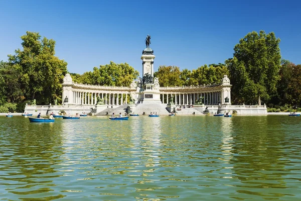 Parku Retiro, w Madrycie, Hiszpania — Zdjęcie stockowe