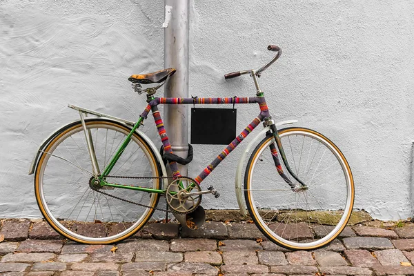 Vintage bicycle on the street — Stock Photo, Image
