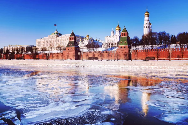 Moskevský Kreml v zimě, Moskva, Rusko — Stock fotografie