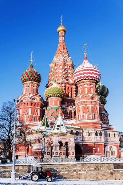 Winter view of Saint Basil's Cathedral in Moscow, Russia — Stock Photo, Image