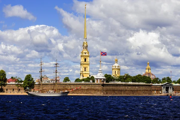 Peter en Paul Fort in Sint-Petersburg, Rusland — Stockfoto