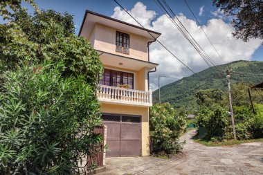 Gagra Kasabası merkez caddesinden görüntü, Temmuz 2018, Abhasia. 