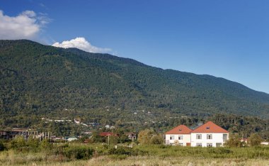Gagra Kasabası merkez caddesinden görüntü, Temmuz 2018, Abhasia. 