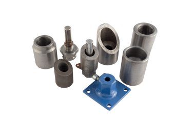 metal parçalar.