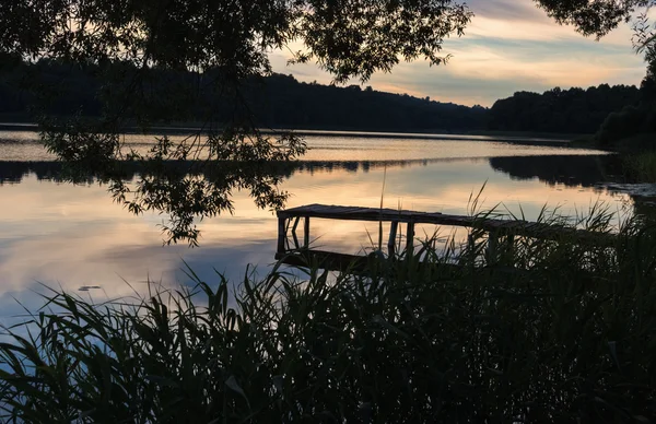 Noční jezero. — Stock fotografie