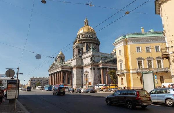 Sunny day in a big, old city. — Stock Photo, Image