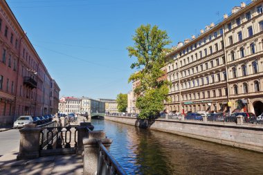 Güneşli bir günde bir büyük, eski şehir.
