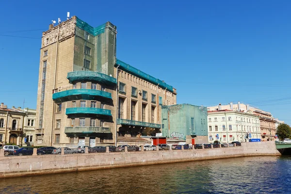 Солнечный день в большом, старом городе . Стоковое Фото