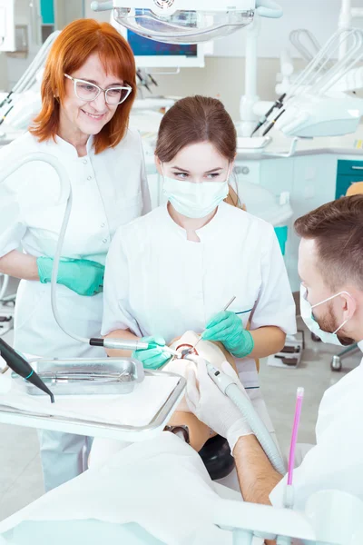 Patiënt is veilig in onze handen — Stockfoto