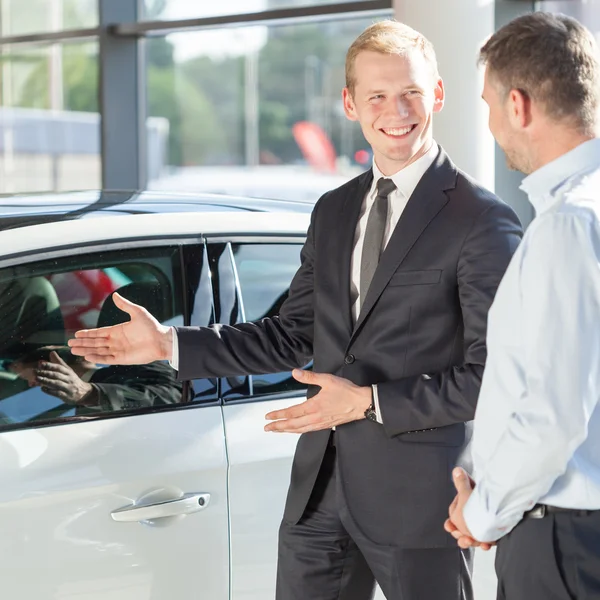 Yeni araba sunulması